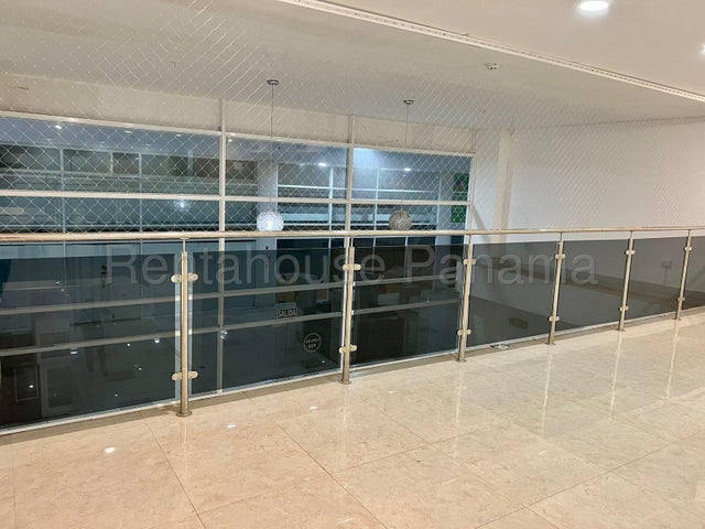 Commercial Property - Local en Crystal Plaza Mall